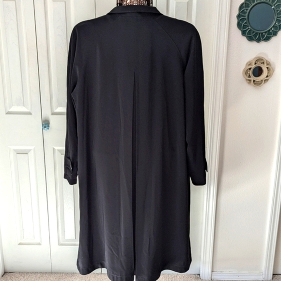 Vintage Women's Black Raglan Sleeve Fully Lined Rain/Trench Coat Button Front - Picture 11 of 13